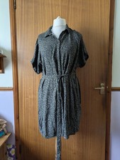 New Look Maternity full button Midi shirt dress green Animal print size 16