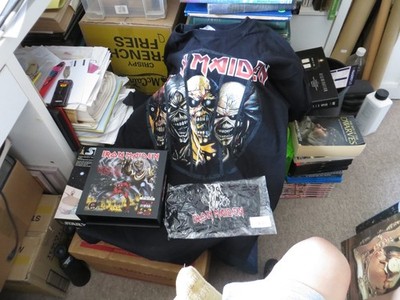 IRON MAIDEN BANDANA 'L' T SHIRT 4 X SOCKS ALL UNUSED