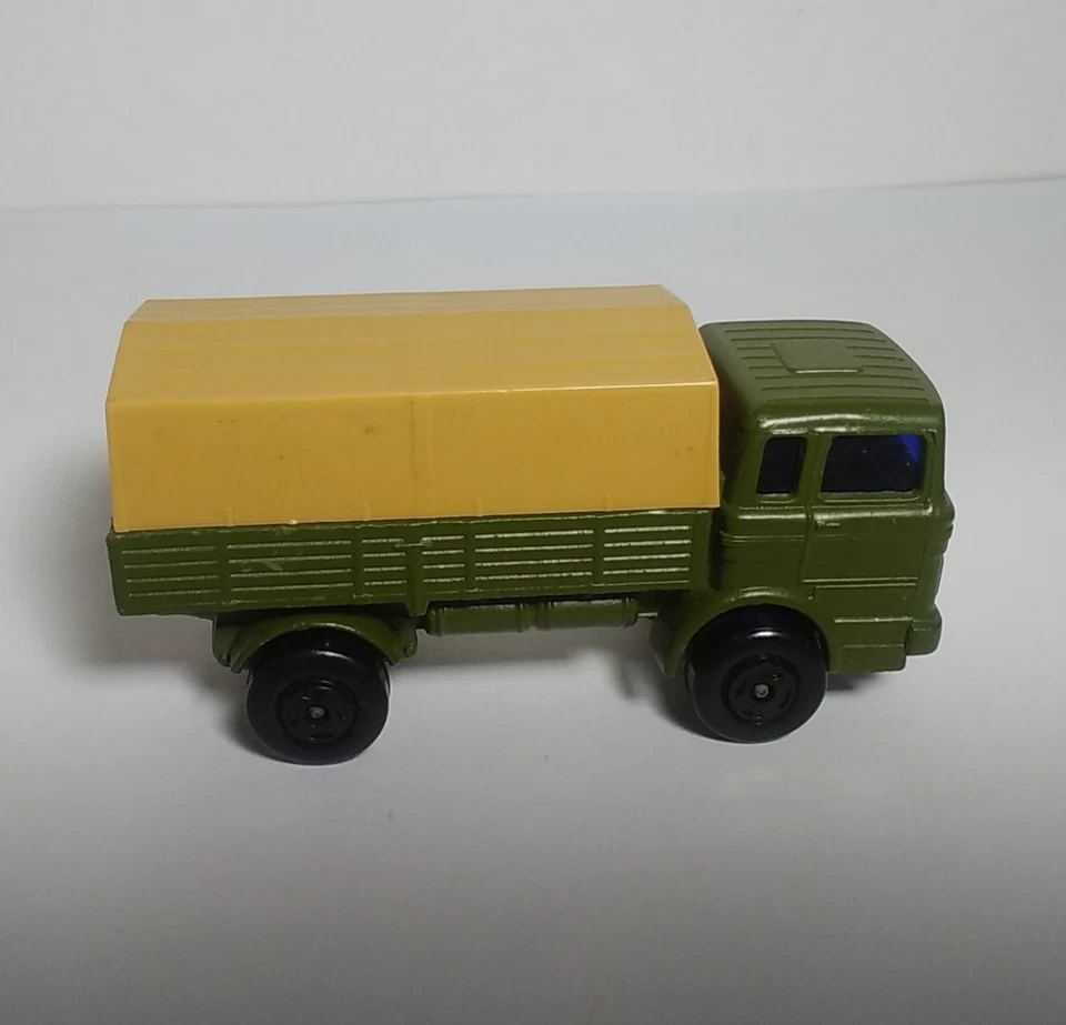 Matchbox TP-15 Military Mercedes Truck & Trailer 1:64 - Image 2 of 4