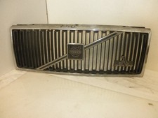 Calandre Volvo V40