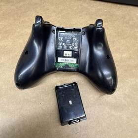 Microsoft Xbox 360 Slim 4GB  Console Base Bundle Controller Tested Matte Black