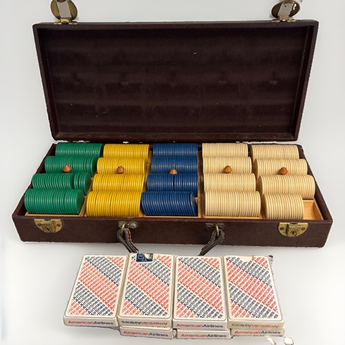 1930’s Poker Chip Set of 500 Clay w/ Playing Cards & Leather Carrying Case 