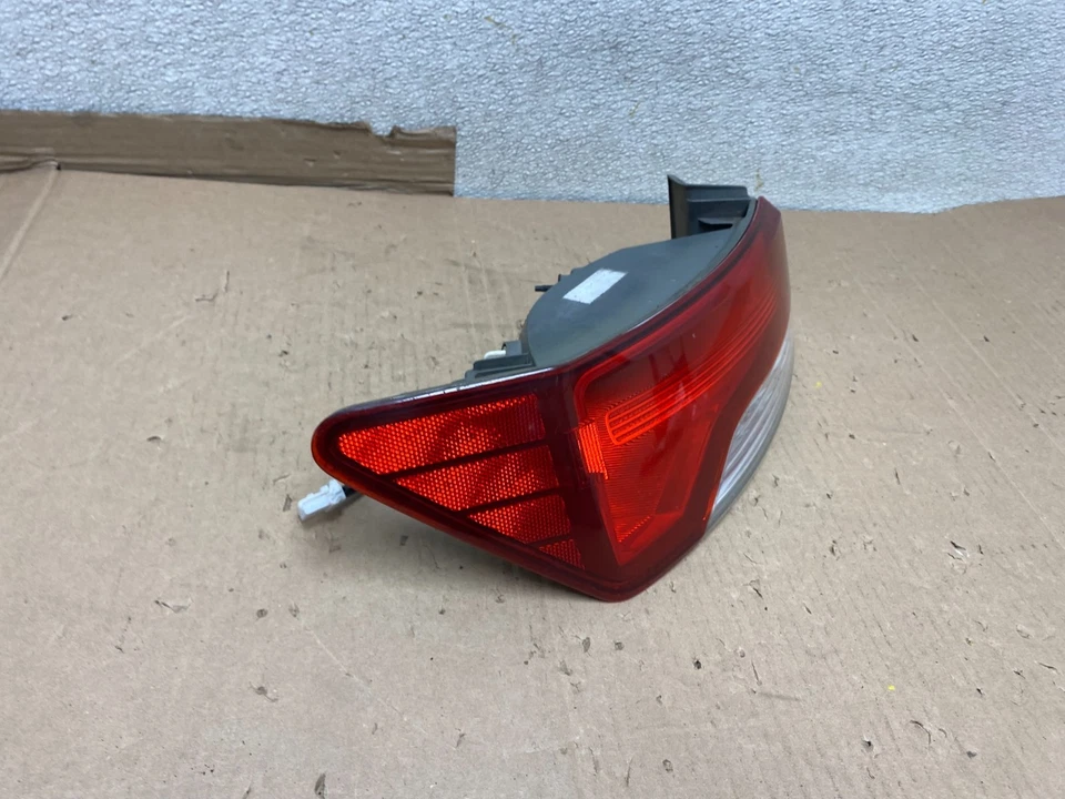 Luz trasera izquierda conductor Kia Forte Koup 2010 a 2013 OEM U7214 DW Foto 3 de 4