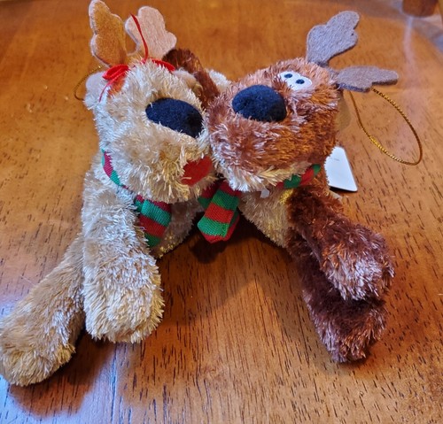 Hallmark Rodney Rhonda Kissing Reindeer Ornaments Brown Plush Magnetic Christmas - 第 1/8 張圖片