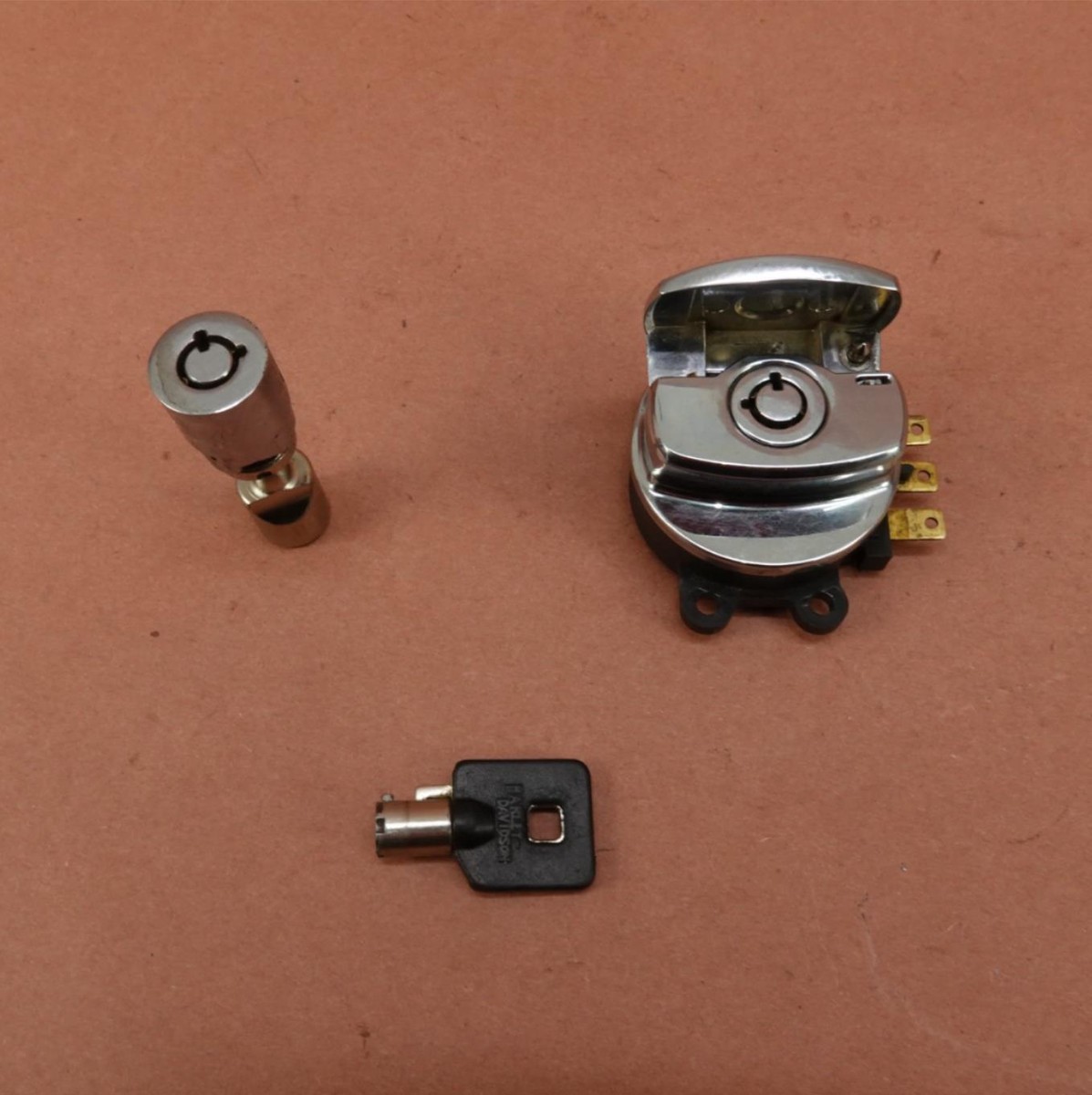 2000-2006 Harley Davidson FLSTFI Fat Boy IGNITION SWITCH KEY LOCK 