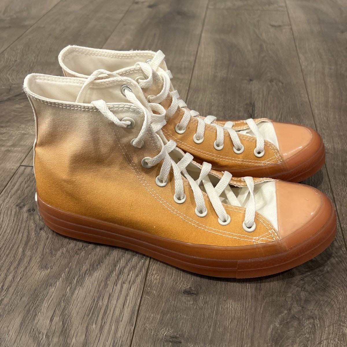 Converse High-Top Sneakers in Vibrant Orange Wmns Chuck Taylor All Star Lift High  main image 4
