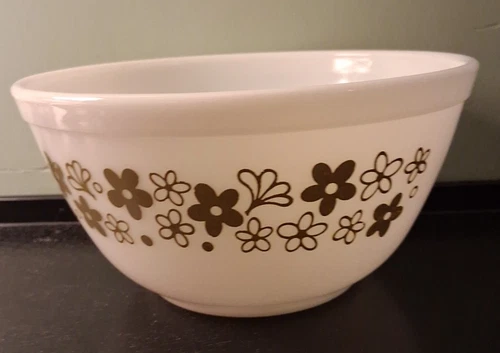 Vintage Pyrex Crazy Daisy Spring Blossom White/Green Mixing Bowl 1.5 QT #402