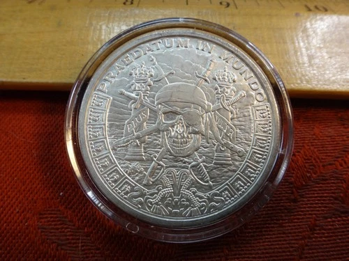 Silver Shield Pirate Praedatum in Mundo One 1 Oz .999 Silver Bullion Round