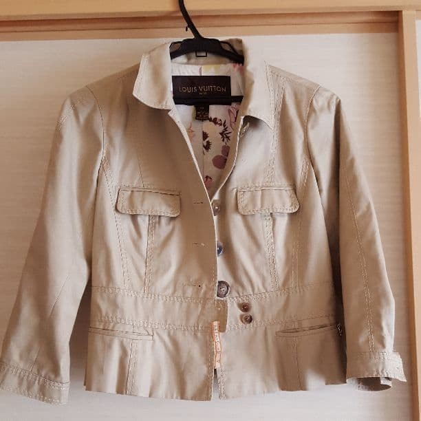 LOUIS VUITTON Auténtico Abrigo Chaqueta A Medida Beige Para Mujer Cuello Botó...