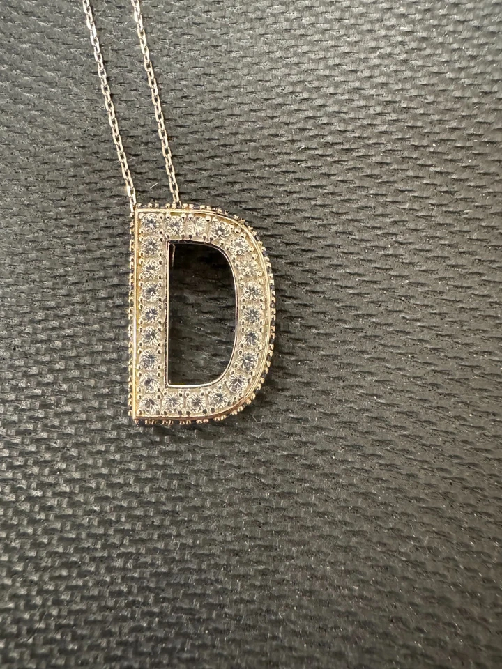 Collar colgante Suzy Levain "D" detalles de zafiro y diamantes en cadena de 18" de ley Foto 2 de 4