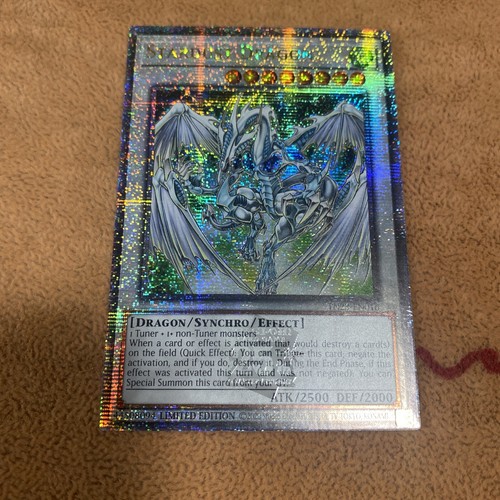 🔥 STARDUST DRAGON 25th Aniversary Tin TN23-EN016 QUARTER CENTURY RARE MP23 - Afbeelding 1 van 3