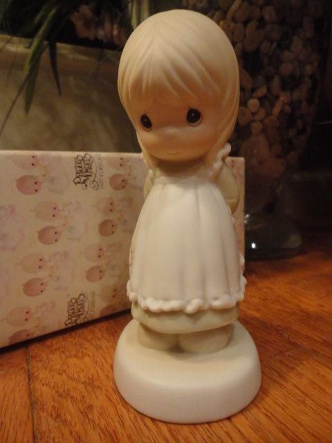 Precious Moments Figurine God Is Love Dear Valentine 1989 523518 MIB