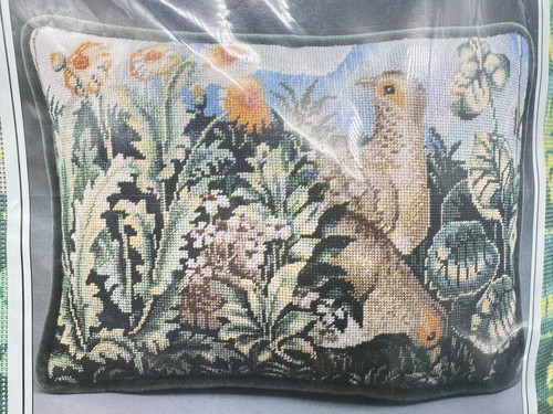 NEW Erica Wilson Needlepoint Pillow Kit Metropolitan Museum of Art - Your Choice - Picture 11 of 13