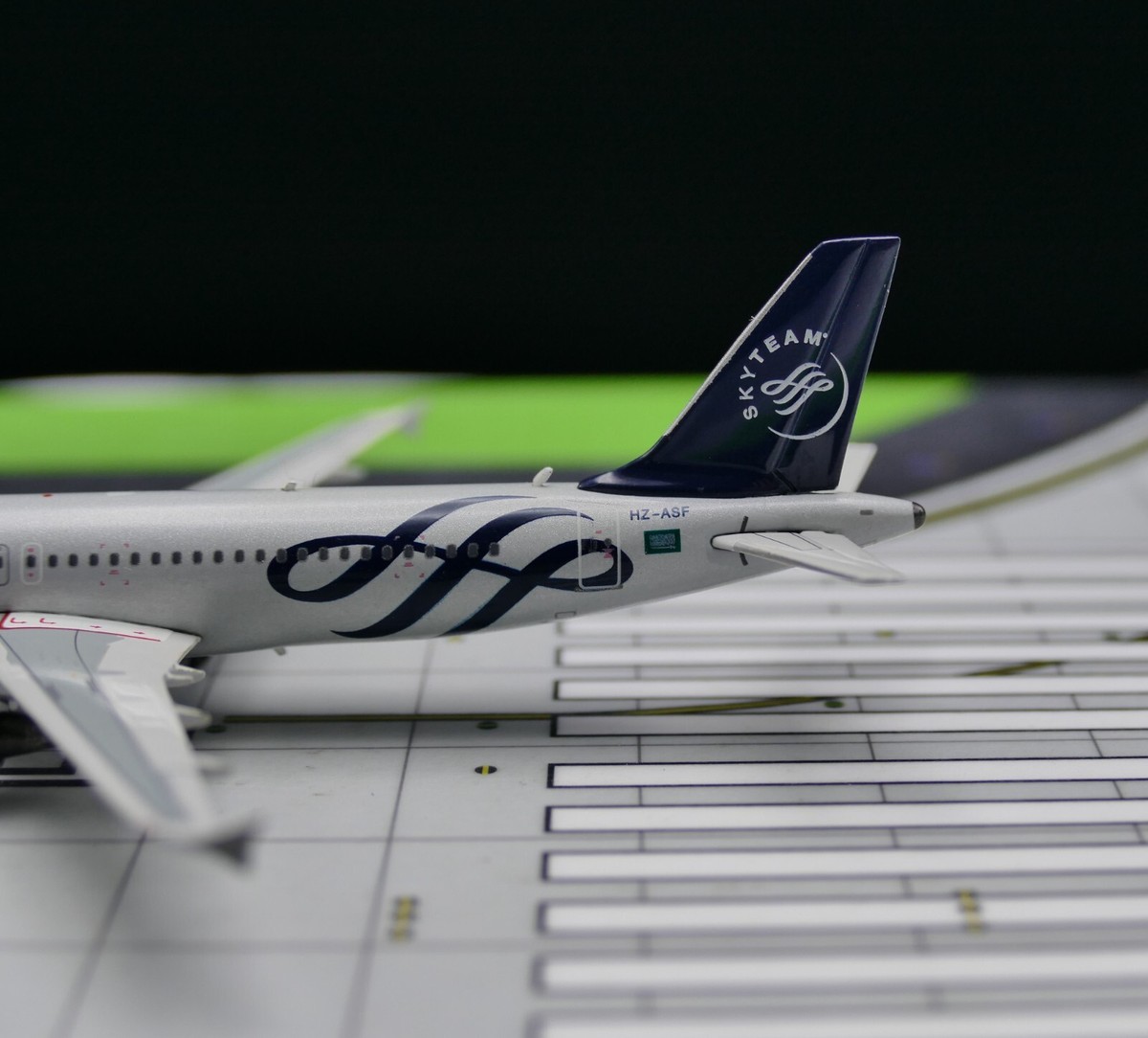 スターフライヤー A320｜Phoenix 1/400 StarFlyer Airbus A320 JA26MC Phoenix PH4SFJ2245 04430 Scale