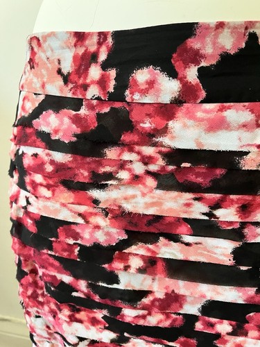 white house black market Pink Black Pleated Floral Skirt Straight Pencil Skirt 2 - Picture 8 of 9