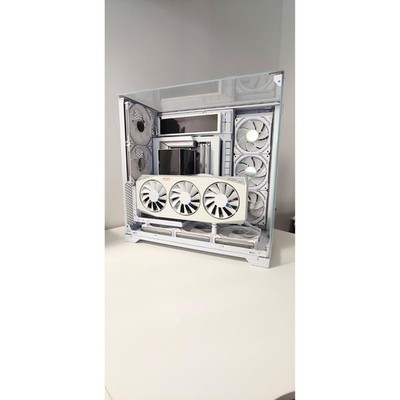 Sealed Custom Gaming PC Ryzen 7 7800X3D + RX 9070 XT 32GB Lian Li O11 V. C.