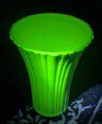 🏺VTG Anchor Hocking Milk Glass Vase 7.5” Tall Uranium Green  Glow @ 365 UV