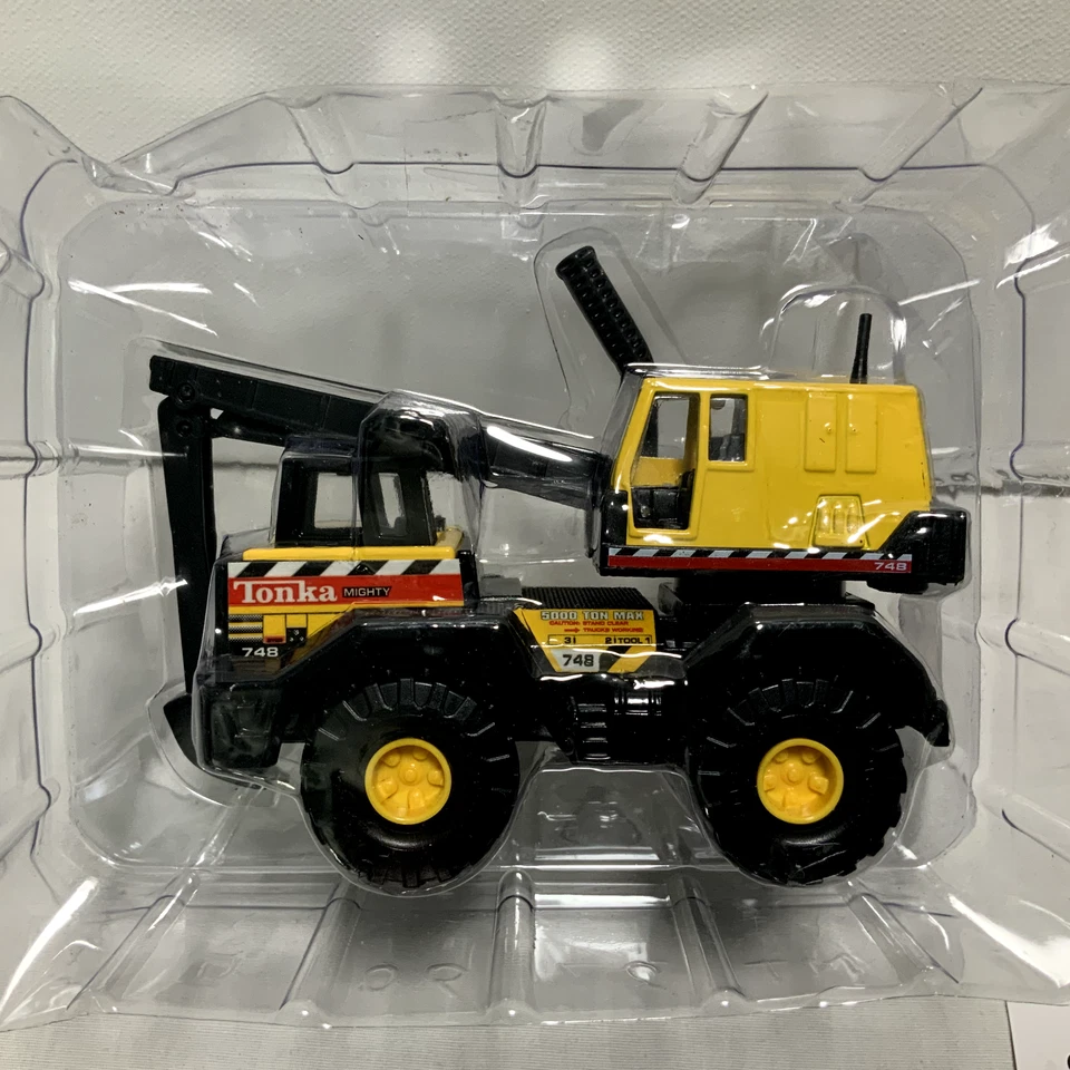 Retroexcavadora Tonka Mini 4 pulgadas Mighty 748 réplica #762906 Foto 3 de 3