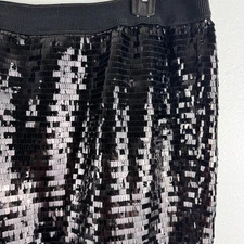 WHO WHAT WEAR Womens holiday sequin dragon scale BLACK skirt - M