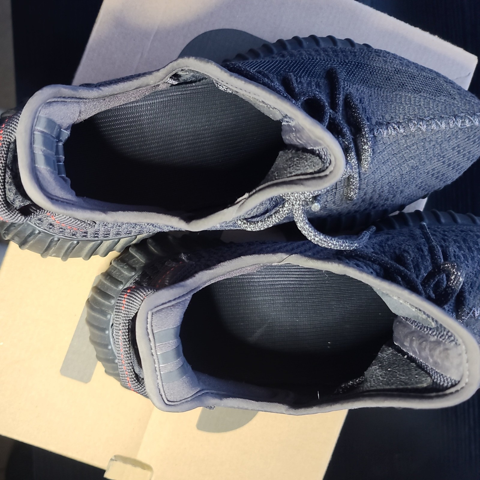 Adidas Yeezy Boost 350 V2 Black (Non-Reflective) Size 9 thumbnail 4