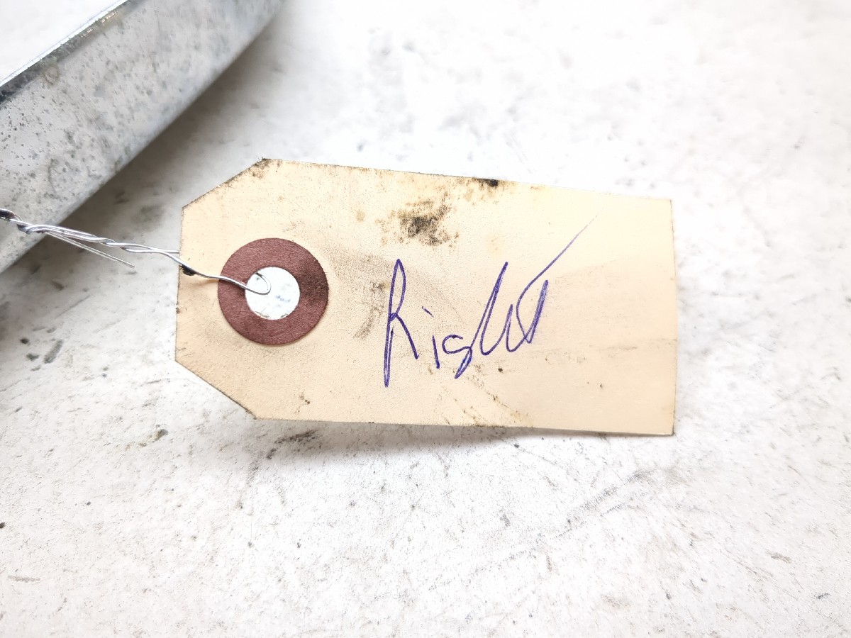 04-12 Victory Kingpin Rear Right Fender Support Struts 5631842