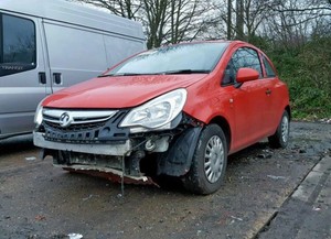 Breaking Vauxhall Corsa D 1 0 Red 13 Low Mileage Ebay