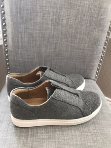 naturalizer cyan sneakers