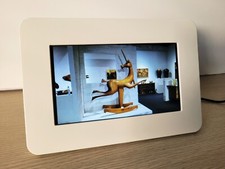 Samsung SPF-71ES 7" Digital Photo Frame 1GB White Color Memory SD Card Slot