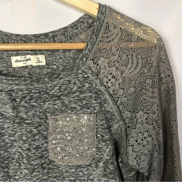 Camiseta Abercrombie Niños Gris Encaje y Lentejuelas Manga Larga XL Foto 3 de 4