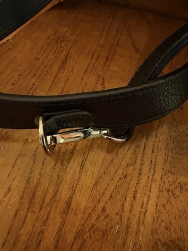 Bandolier kleine Umhängetasche schwarz genarbtes Leder mit Klappe - Bild 5 von 10