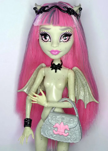 Handmade replacement accessory set for Monster High Rochelle Goyle (G1)