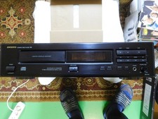 platine CD Hi-Fi Onkyo DX- 701 - petit saut de lecture au démarrage piste 1
