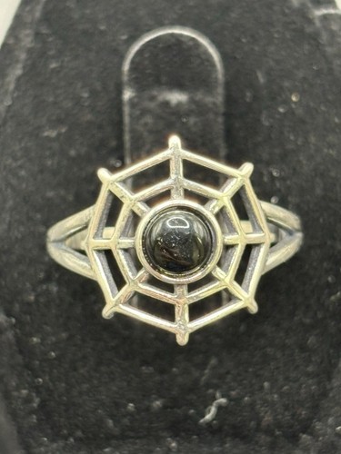 New Condition Sterling Silver Onyx Spiderweb Size 7 H11