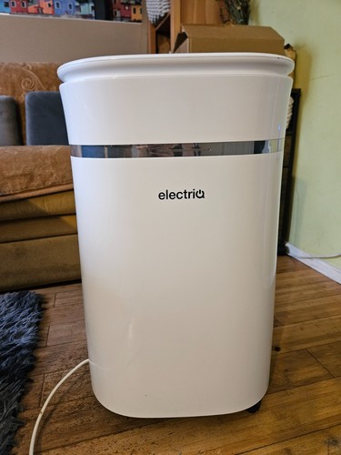 electriq cd20L-V5 20L/d dehumidifier -  Excellent condition - used ocassionally.