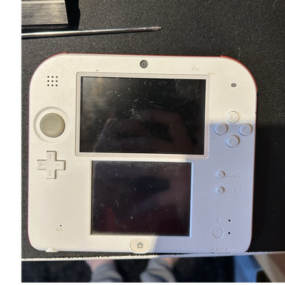 Nintendo 2DS Red/White w/ Stylus, SDHC Card, Super Mario 3D Land & Sticker Star