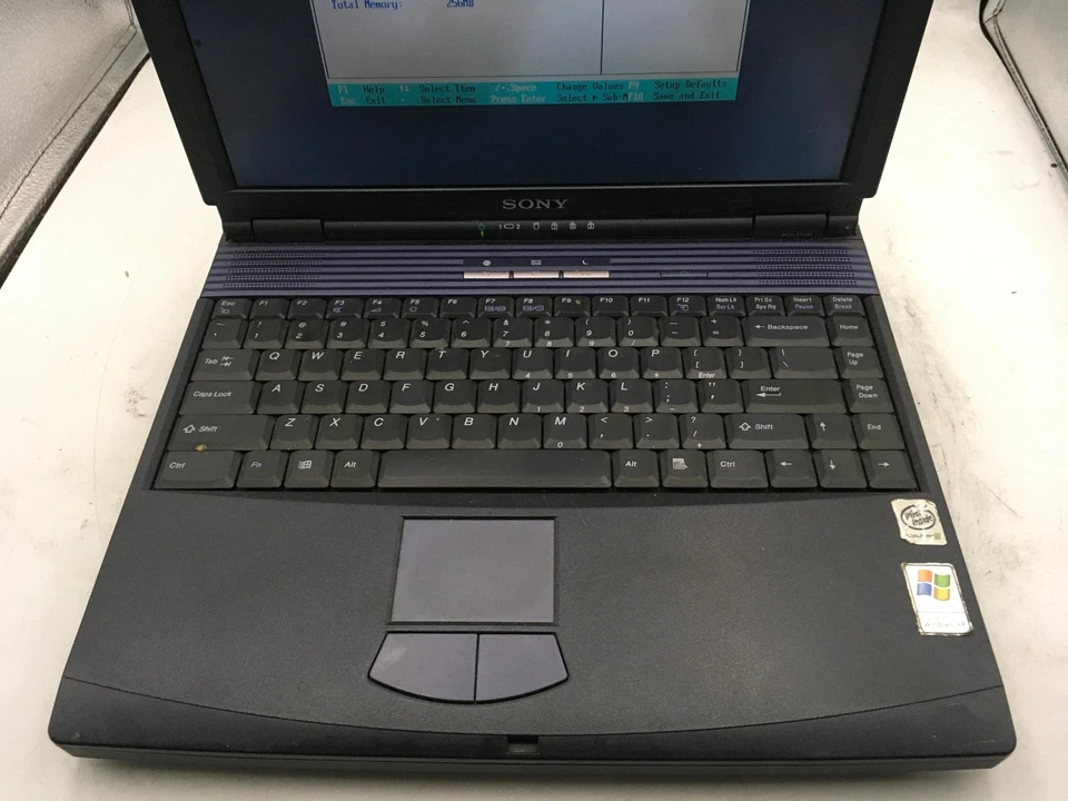 SONY VAIO PCG 993L - BOOTS TO BIOS - INTEL PENTIUM III - 256MB RAM - 14"-READ-BB - Image 4 of 4