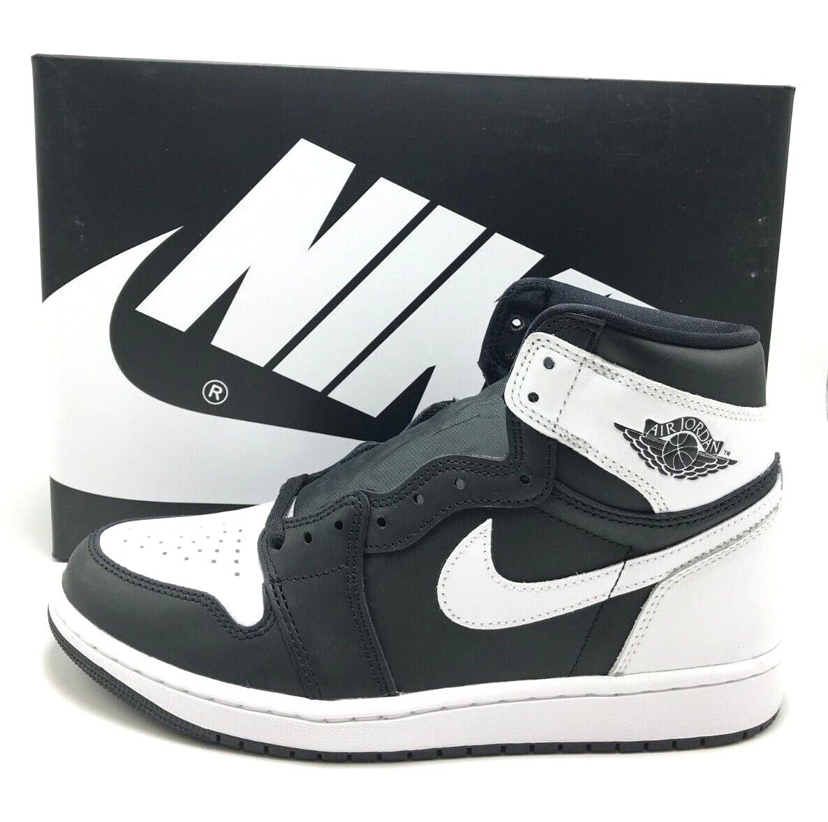 NEW* Men NIKE Air Jordan 1 Retro High OG Black / White NEW* Men NIKE Air Jordan 1 Retro High OG Black / White