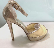 PAPELL Women's Size 6 GOLD YELLOW Platform Leather Sole Heel Sandal Pump Shoes