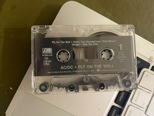AC/DC *Fly On The Wall *cassette tape *1985 *Atlantic *81263-4 *HARD ROCK *VG+ - Picture 6 of 9
