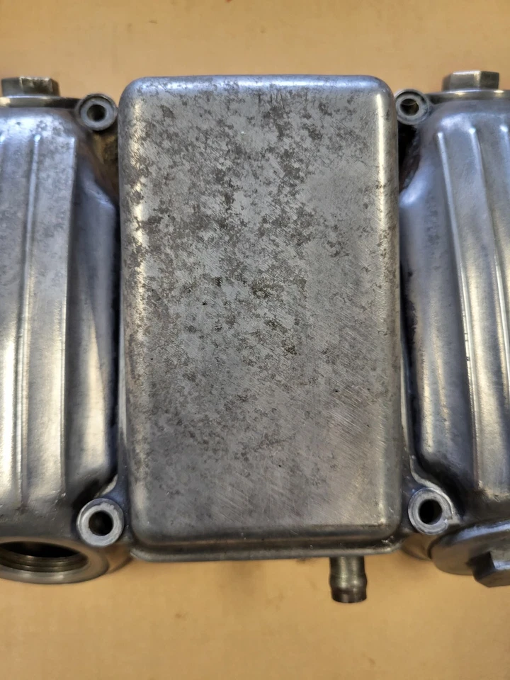 Honda CB750K 1978 cuatro HM622 cubierta de válvula de cabeza Foto 3 de 4