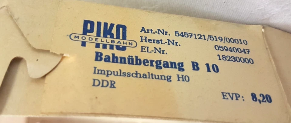👍  PIKO Bahnübergang B 10 Spur H0 Rarität Dauerstrom Schranke - Bild 3 von 3