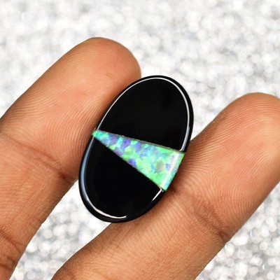 Zertifizierter 21,4 kt natürlicher schwarzer Oynx Opal OVALE Form einzigartig...