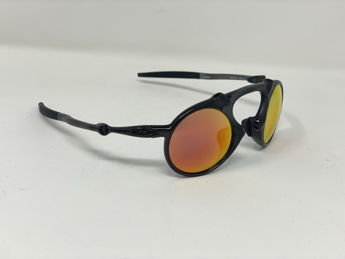 Oakley Madman Dark Carbon con lenti polarizzate Ruby Iridium OO6019-04 - Foto 3 di 11