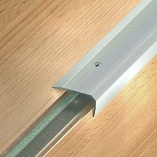 Nez de marche aluminium extérieur intérieur DINAC Small 43 V profilé escalier