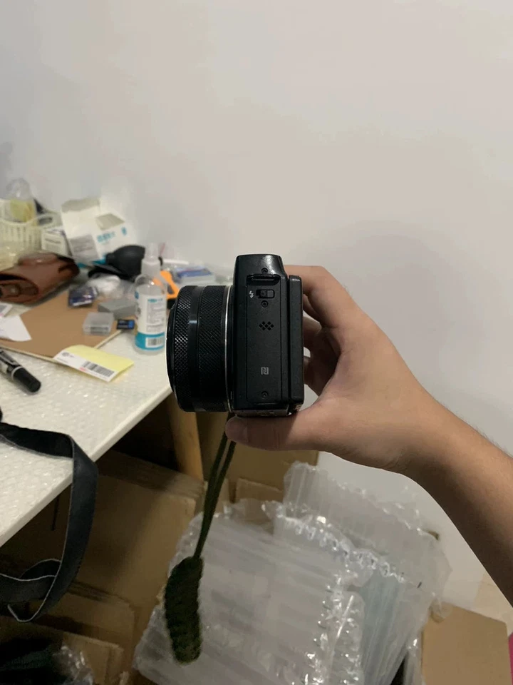 Cámara digital Canon PowerShot G1 X 14,3 MP - negra con cargador inglés 90 % nueva Foto 4 de 4