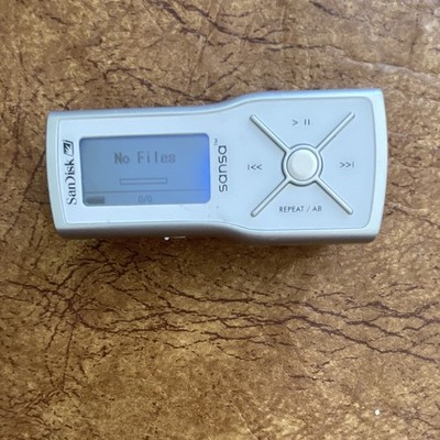 SanDisk Sansa c250 2GB Silver Media Player MP3/WMA microSD Mini USB Jack
