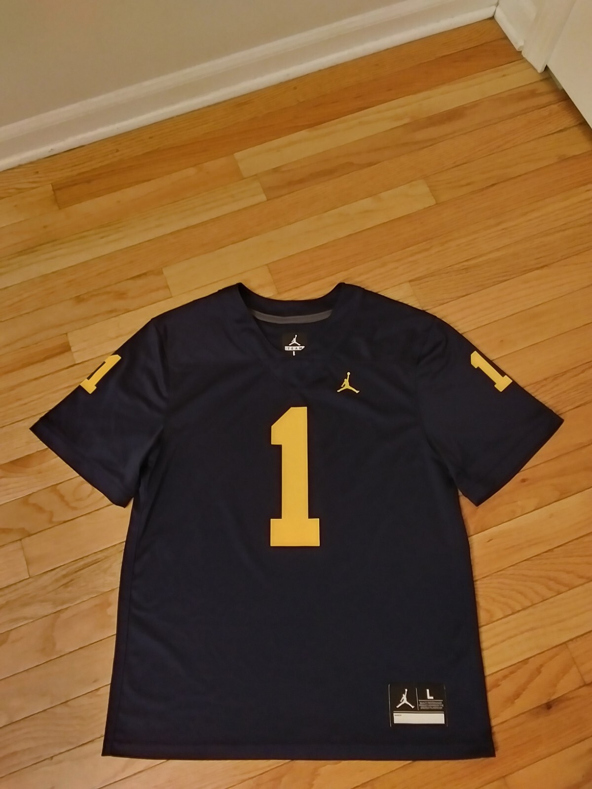 Picture 1 of 9