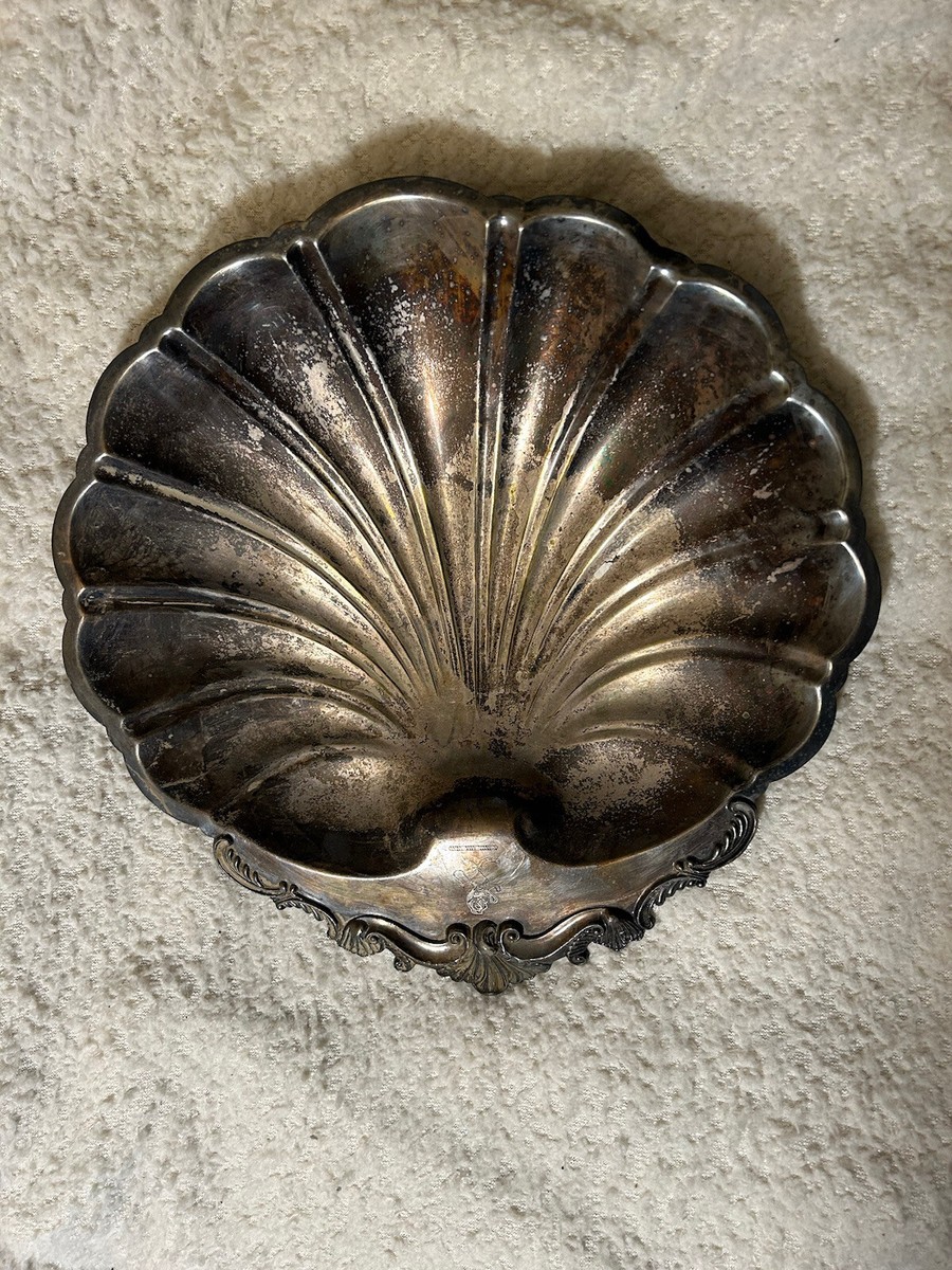 FB ROGERS SILVER CO 1824 SILVER ON COPPER FOOTED SHELL DISH - 12.5