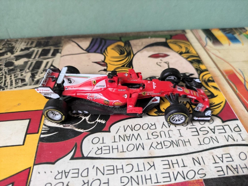 BBurago Burago F1 Ferrari SF70H SF70 #5 Sebastian Vettel 2017 1/43 36805 - Immagine 2 di 2