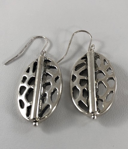 Premier Designs Jewelry - "Del Monte" Earrings Silver Plated - Oval Design - Picture 2 of 3